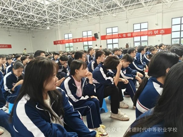 安全教育进校园，幸福平安每一天