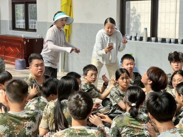 常德时代中等职业学校,新能源汽车,高铁乘务,运动训练,工业机器人就业方向招生