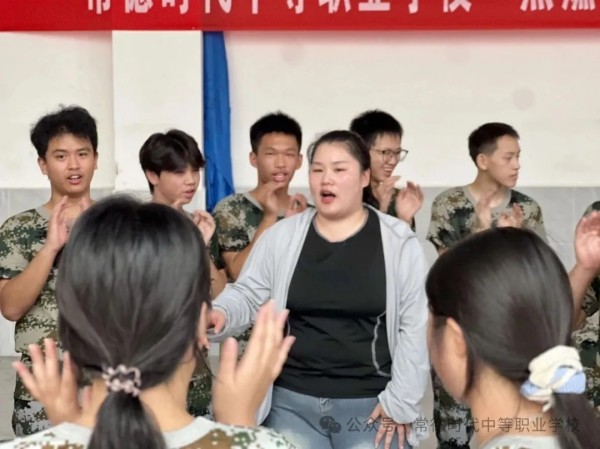 常德时代中等职业学校,新能源汽车,高铁乘务,运动训练,工业机器人就业方向招生