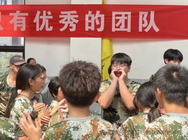 常德时代中等职业学校,新能源汽车,高铁乘务,运动训练,工业机器人就业方向招生