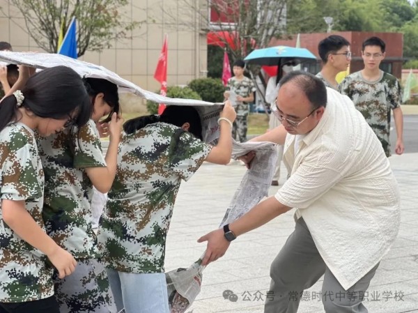 常德时代中等职业学校,新能源汽车,高铁乘务,运动训练,工业机器人就业方向招生