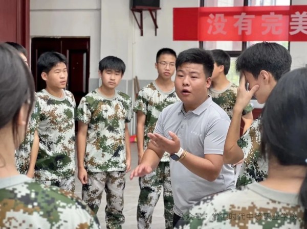 常德时代中等职业学校,新能源汽车,高铁乘务,运动训练,工业机器人就业方向招生