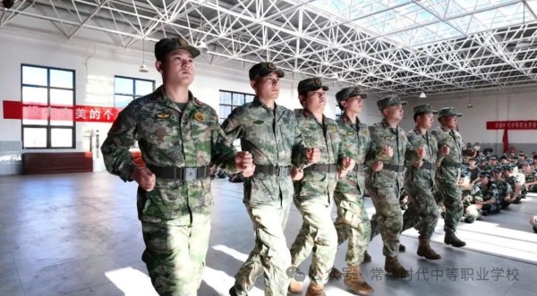 常德时代中等职业学校,新能源汽车,高铁乘务,运动训练,工业机器人就业方向招生