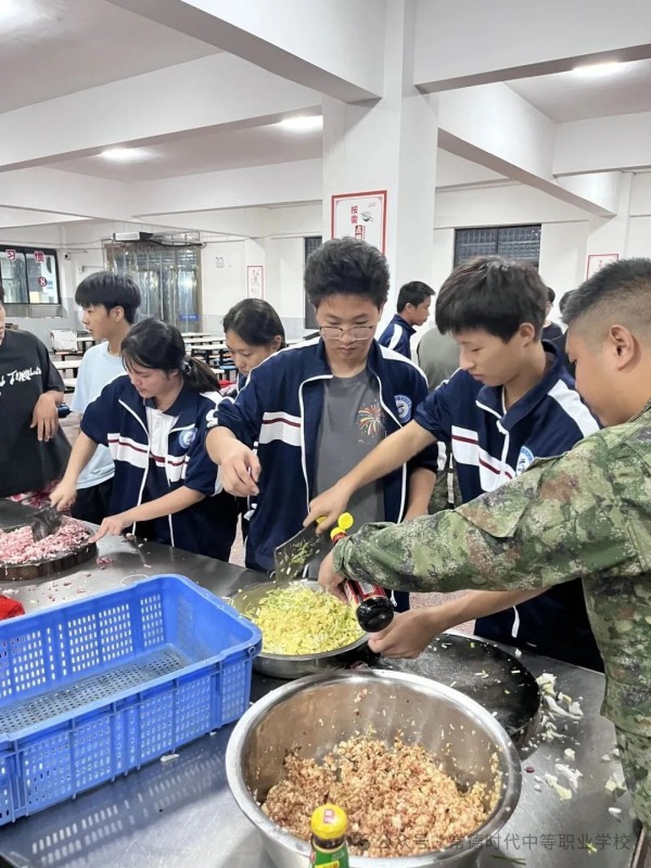 常德时代中等职业学校,新能源汽车,高铁乘务,运动训练,工业机器人就业方向招生