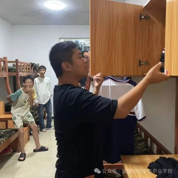 常德时代中等职业学校,新能源汽车,高铁乘务,运动训练,工业机器人就业方向招生 常德时代中等职业学校,新能源汽车,高铁乘务,运动训练,工业机器人就业方向招生