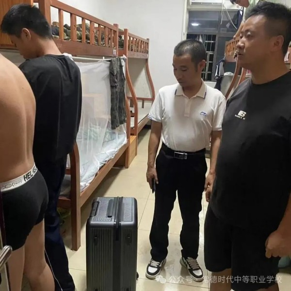 常德时代中等职业学校,新能源汽车,高铁乘务,运动训练,工业机器人就业方向招生 常德时代中等职业学校,新能源汽车,高铁乘务,运动训练,工业机器人就业方向招生