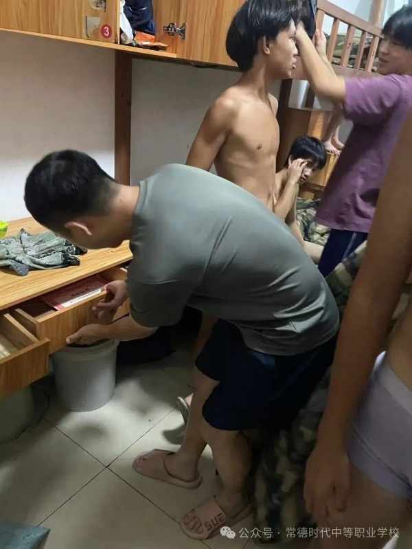 常德时代中等职业学校,新能源汽车,高铁乘务,运动训练,工业机器人就业方向招生 常德时代中等职业学校,新能源汽车,高铁乘务,运动训练,工业机器人就业方向招生