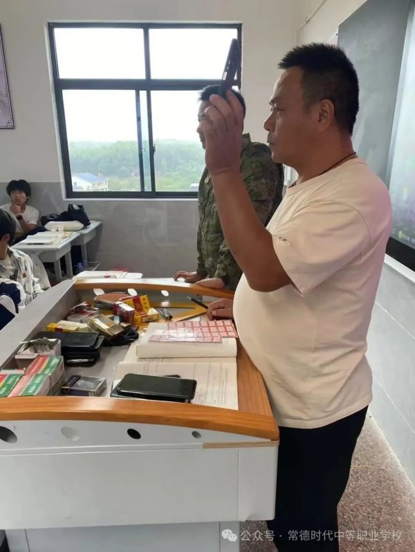 常德时代中等职业学校,新能源汽车,高铁乘务,运动训练,工业机器人就业方向招生 常德时代中等职业学校,新能源汽车,高铁乘务,运动训练,工业机器人就业方向招生